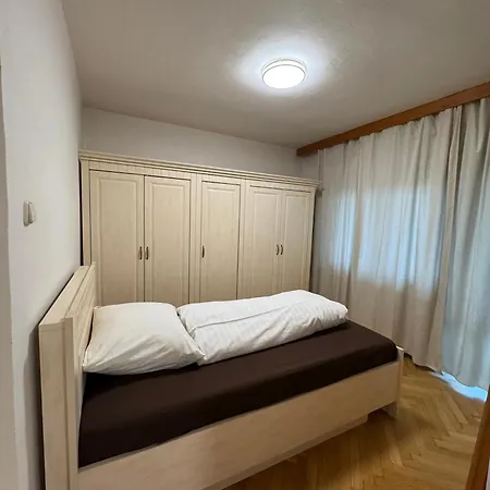 Riverside Krasna Apartment *