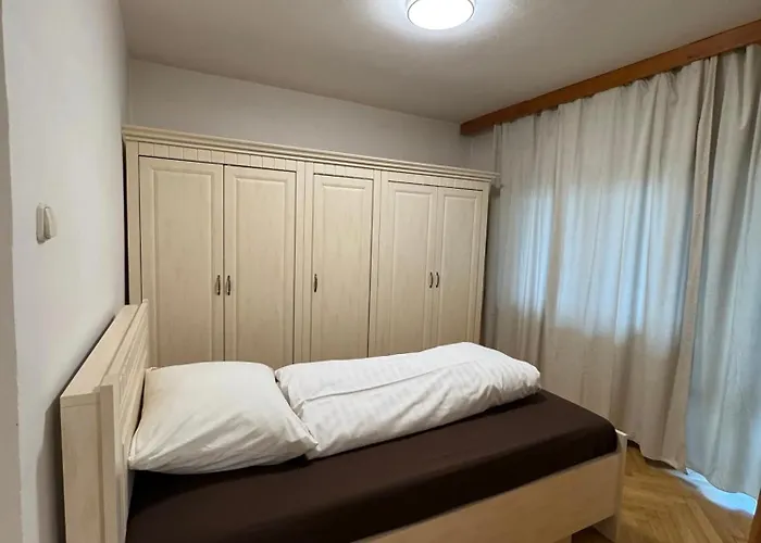 Riverside Krasna Apartmán *